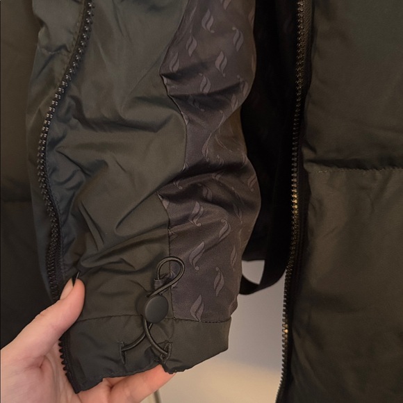Fabletics Puffer Coat - Picture 5 of 6